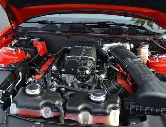 Como saber se tenho um problema no alternador ou na bateria do carro?